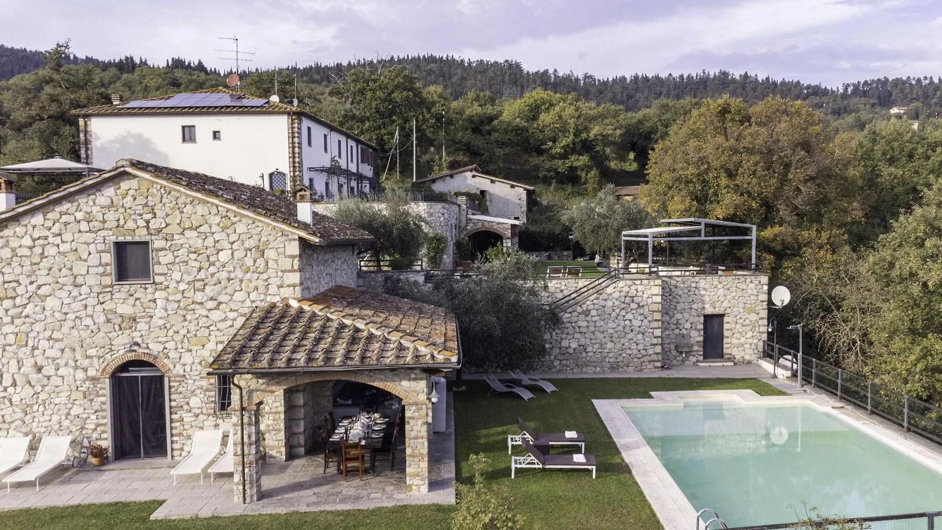 Villa Crociferi Calenzano 0*,  Italia