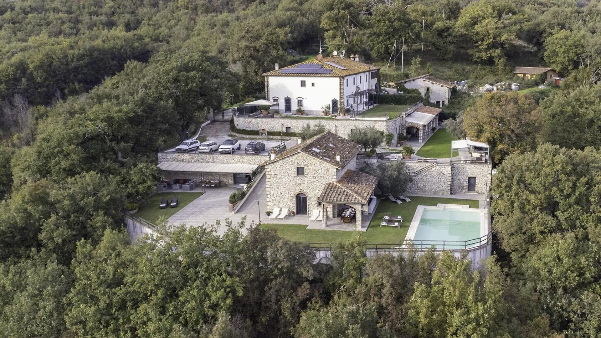Villa Crociferi Calenzano 0*,